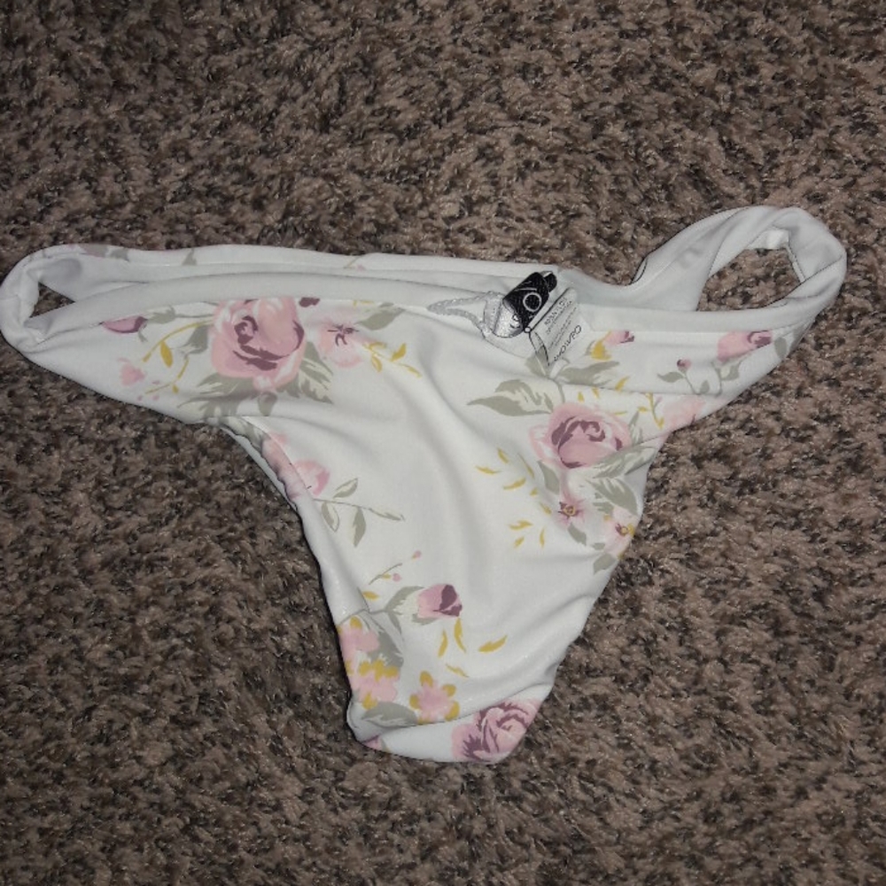 SHOWPO Panties - Picture 2 of 6